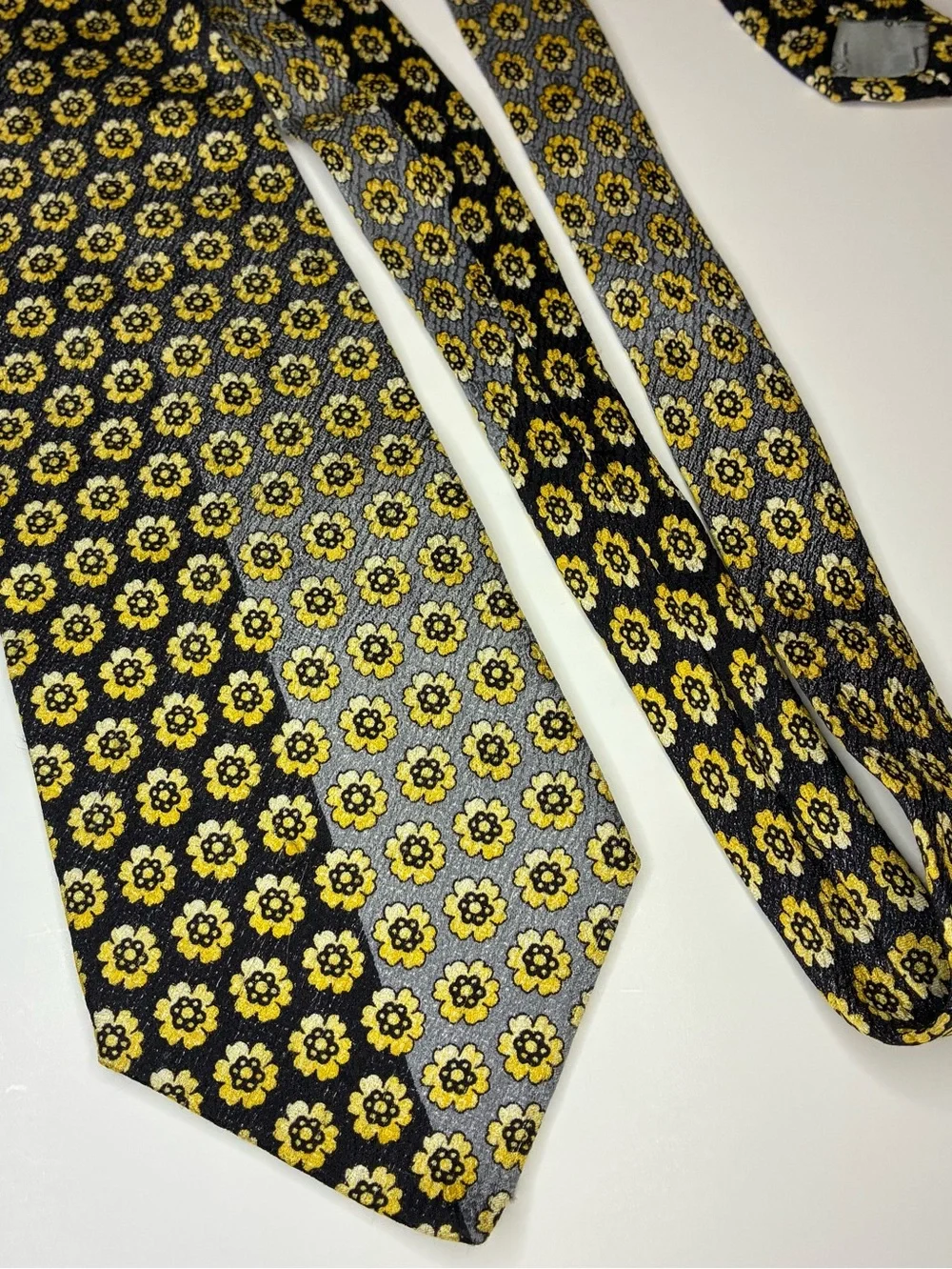 VTG -VITALIANO PANCALDI Rare Luxury Two Tone Weave Tie with Gold Logo Plaque